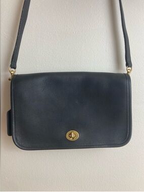 EUC Vintage Coach Pocket Purse 9755 Genuine Leather 1990s Coach Bag